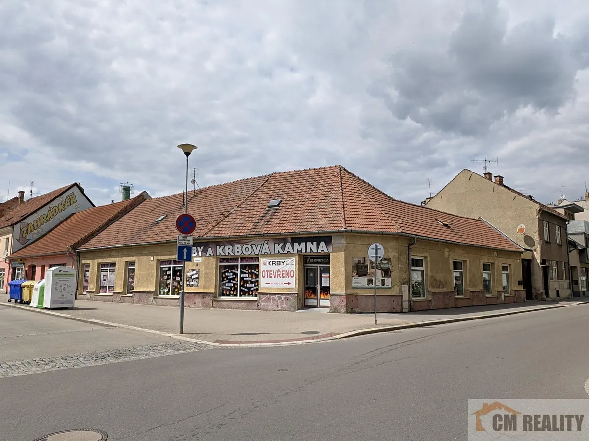 Prodej komerční nemovitosti 300 m²